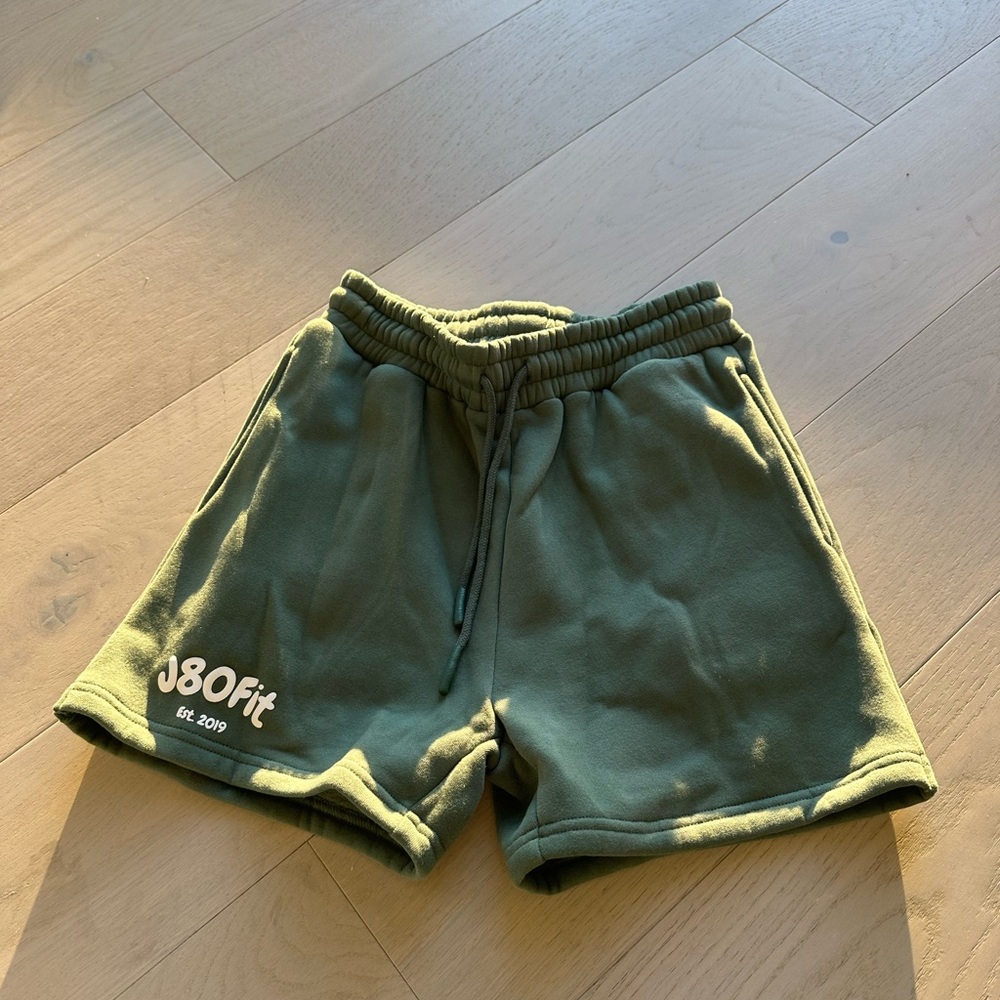 J80 shorts